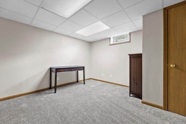 4440 S Rachel LANE, New Berlin, WI 53151