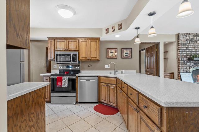 4440 S Rachel LANE, New Berlin, WI 53151