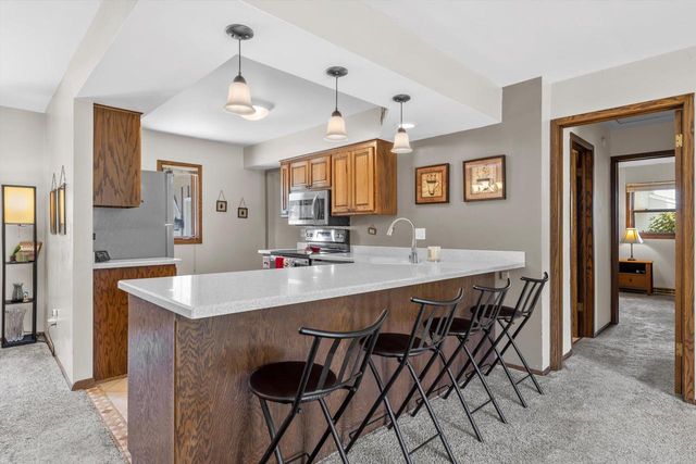4440 S Rachel LANE, New Berlin, WI 53151