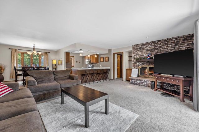 4440 S Rachel LANE, New Berlin, WI 53151