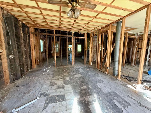 310 N Eighth Street, Pierceton, IN 46562