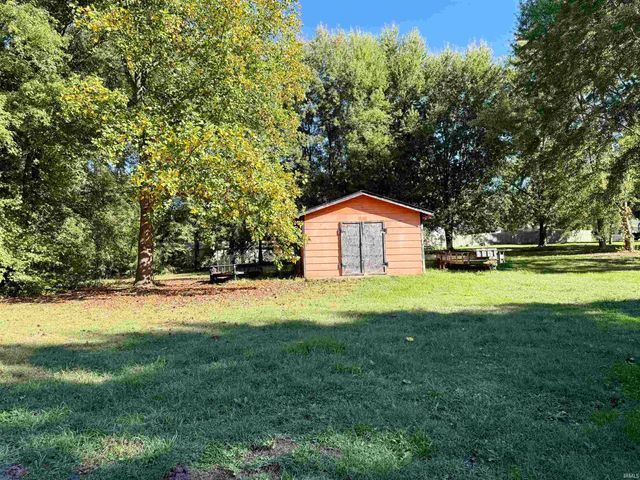 310 N Eighth Street, Pierceton, IN 46562