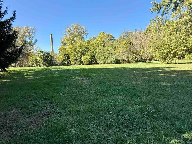 310 N Eighth Street, Pierceton, IN 46562