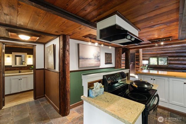 25525 SE Tiger Mountain Road, Issaquah, WA 98027