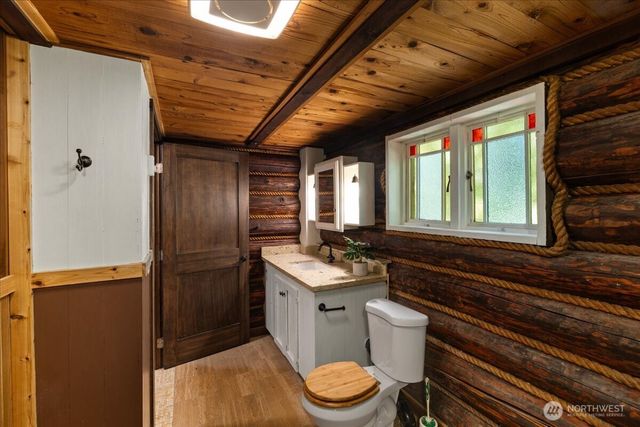 25525 SE Tiger Mountain Road, Issaquah, WA 98027