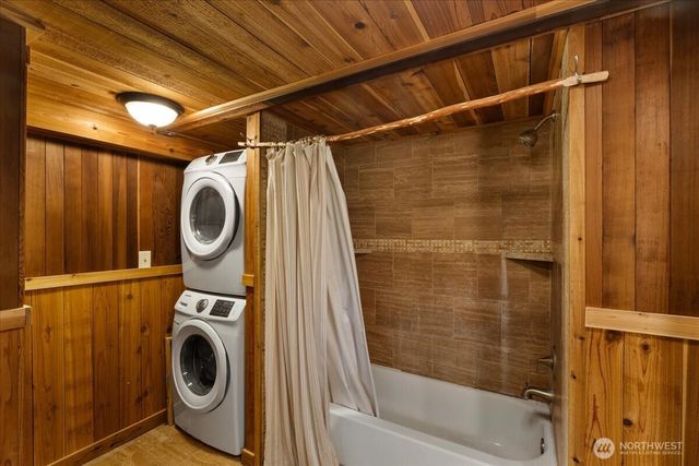 25525 SE Tiger Mountain Road, Issaquah, WA 98027