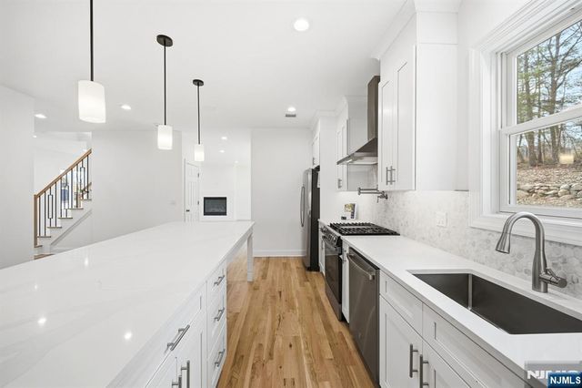 33 Eagles Nest Terrace, West Milford, NJ 07480