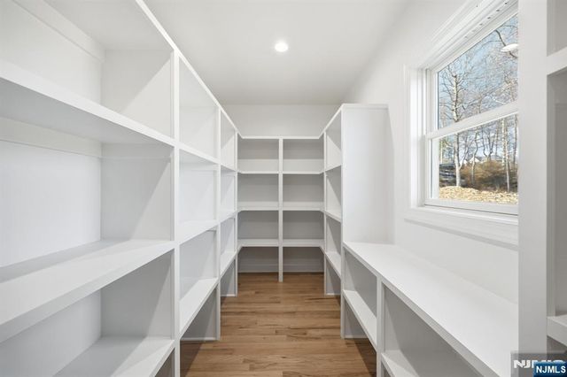 33 Eagles Nest Terrace, West Milford, NJ 07480