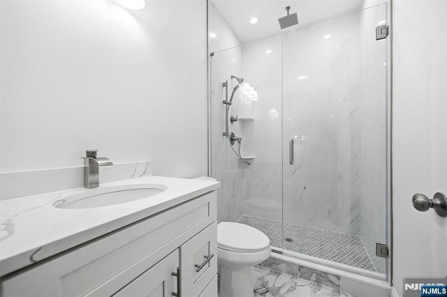 33 Eagles Nest Terrace, West Milford, NJ 07480