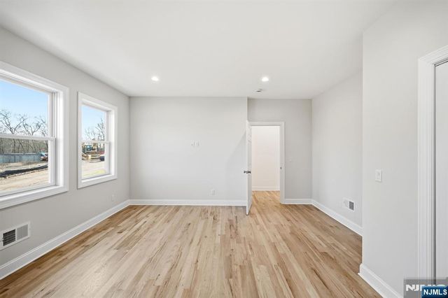 33 Eagles Nest Terrace, West Milford, NJ 07480