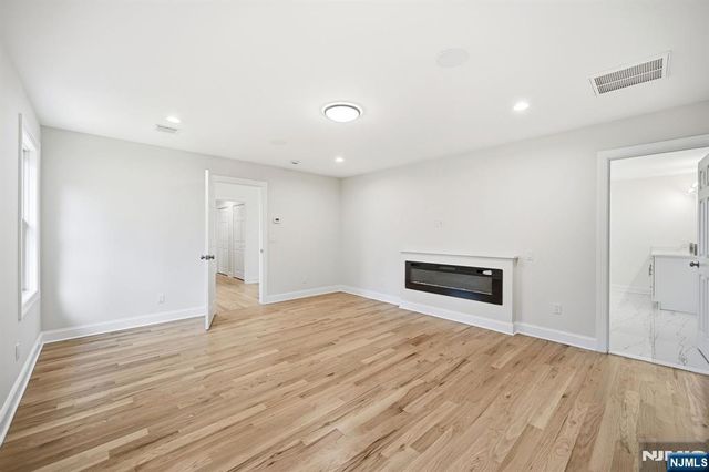 33 Eagles Nest Terrace, West Milford, NJ 07480