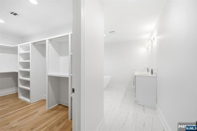 33 Eagles Nest Terrace, West Milford, NJ 07480