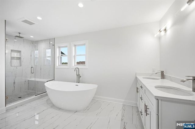 33 Eagles Nest Terrace, West Milford, NJ 07480