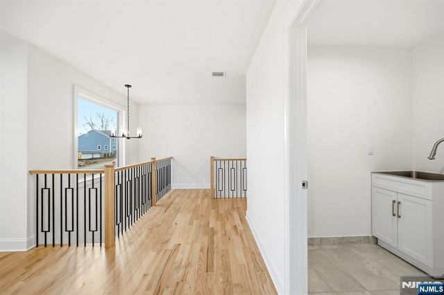 33 Eagles Nest Terrace, West Milford, NJ 07480