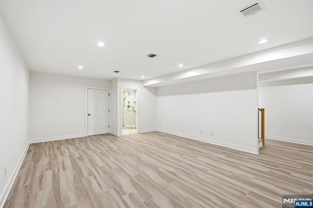 33 Eagles Nest Terrace, West Milford, NJ 07480