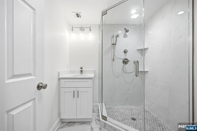 33 Eagles Nest Terrace, West Milford, NJ 07480