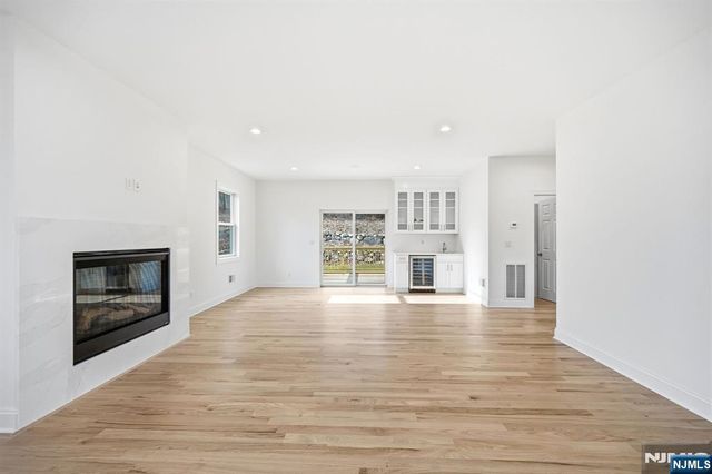 33 Eagles Nest Terrace, West Milford, NJ 07480