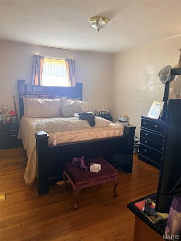7025 Lena Avenue, St Louis, MO 63136