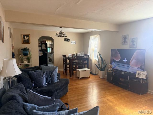 7025 Lena Avenue, St Louis, MO 63136