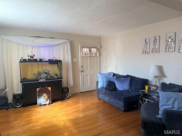 7025 Lena Avenue, St Louis, MO 63136