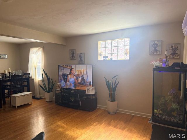 7025 Lena Avenue, St Louis, MO 63136