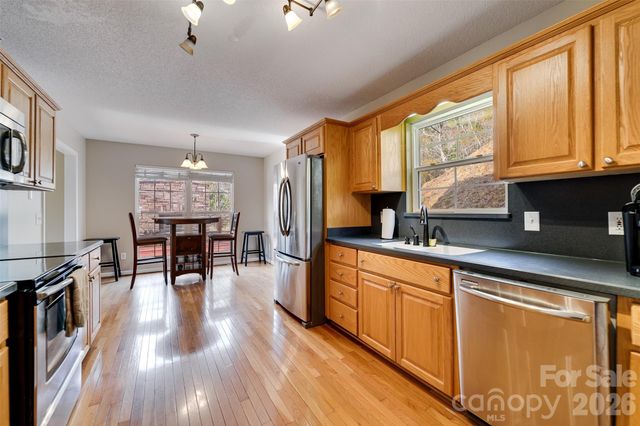 161 Rock Field Way, Sylva, NC 28779