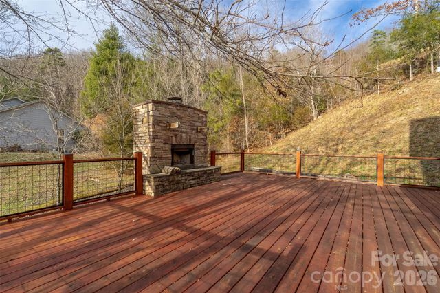 161 Rock Field Way, Sylva, NC 28779