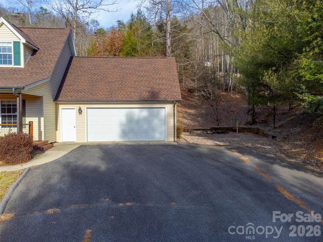 161 Rock Field Way, Sylva, NC 28779