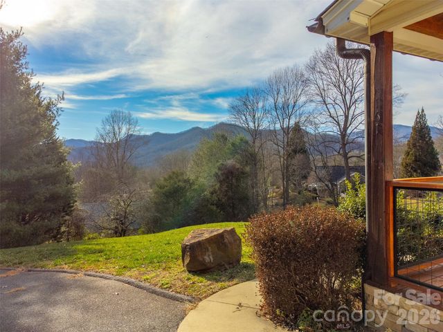 161 Rock Field Way, Sylva, NC 28779