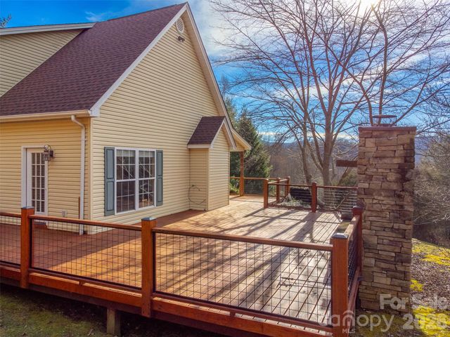 161 Rock Field Way, Sylva, NC 28779