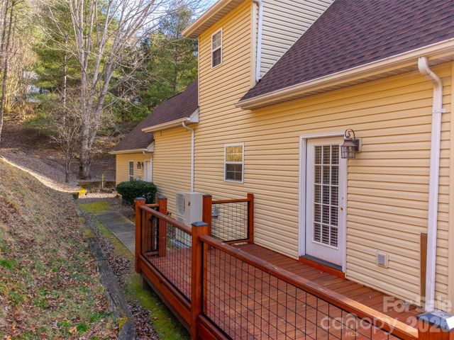 161 Rock Field Way, Sylva, NC 28779