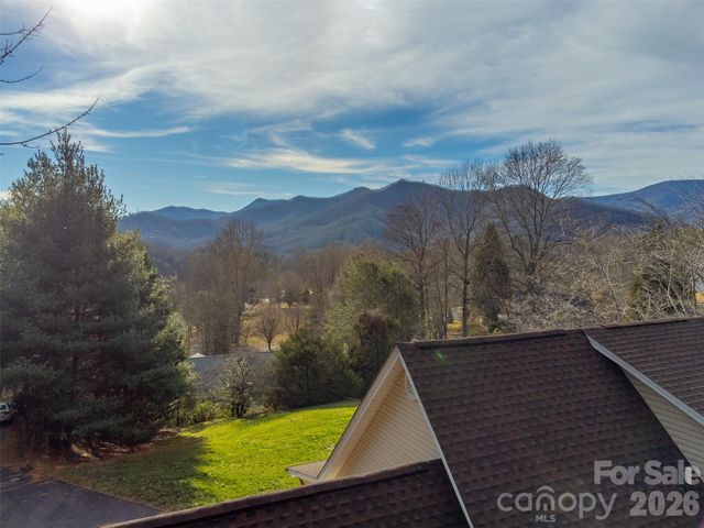 161 Rock Field Way, Sylva, NC 28779
