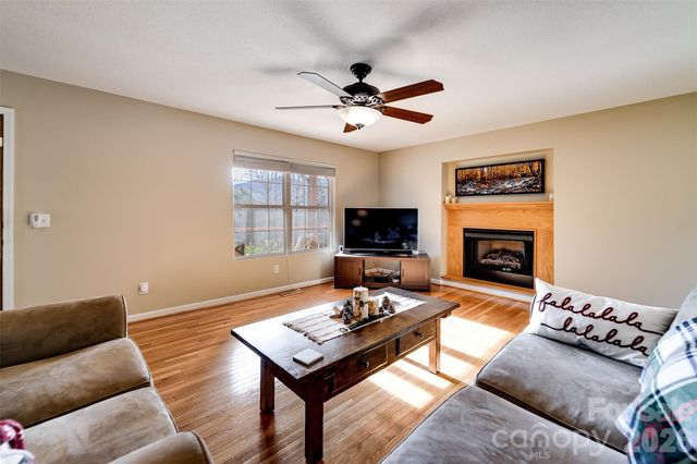 161 Rock Field Way, Sylva, NC 28779