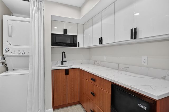 65 Hillside Ter, Belmont, MA 02478