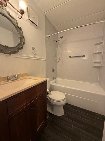 43-51 Albion St C9, Melrose, MA 02176