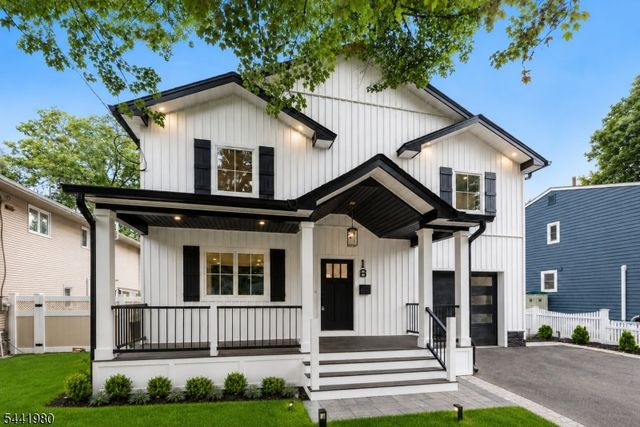 18 Orchard St, Pompton Lakes Boro, NJ 07442