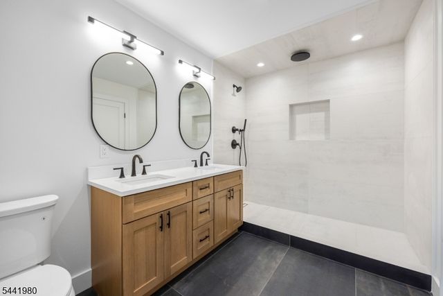 18 Orchard St, Pompton Lakes Boro, NJ 07442
