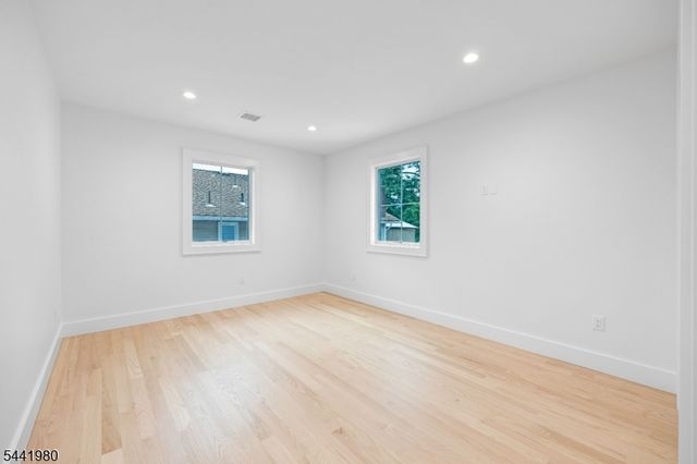 18 Orchard St, Pompton Lakes Boro, NJ 07442