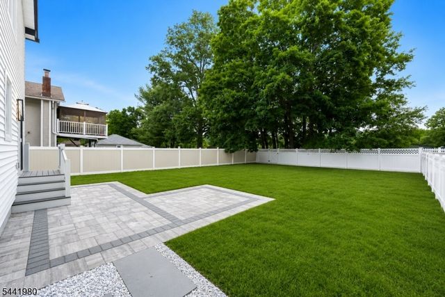 18 Orchard St, Pompton Lakes Boro, NJ 07442