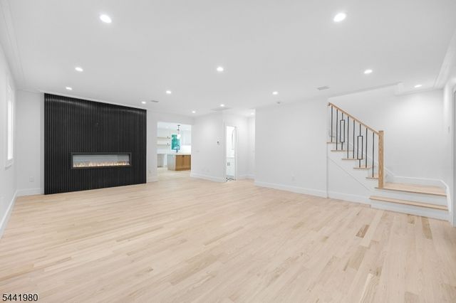 18 Orchard St, Pompton Lakes Boro, NJ 07442