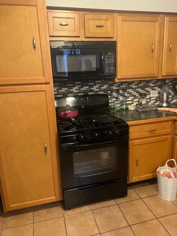6047 Marshall Avenue 302E, Chicago Ridge, IL 60415 — photo 5