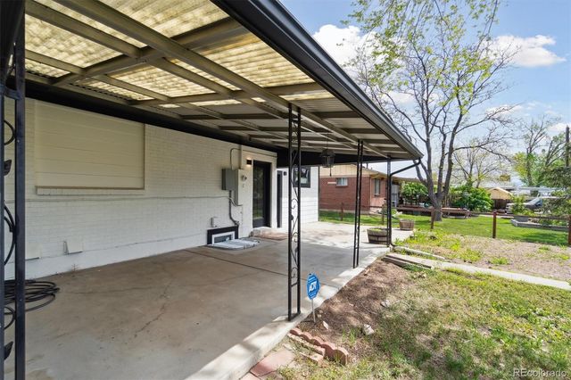 2840 Cottonwood Drive, Denver, CO 80221