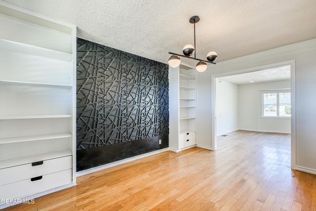 6253 WESTWIND Drive, El Paso, TX 79912