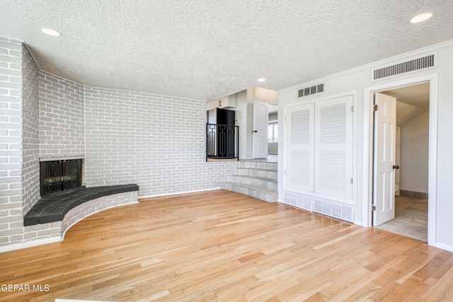 6253 WESTWIND Drive, El Paso, TX 79912