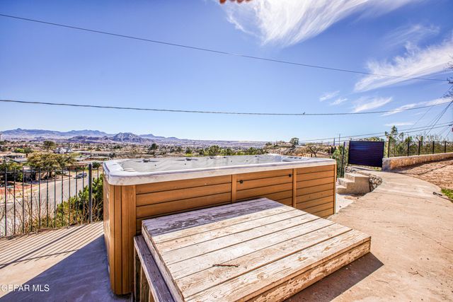 6253 WESTWIND Drive, El Paso, TX 79912