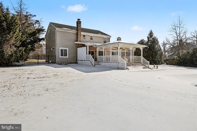 2525 GREEN PINE CT, Waldorf, MD 20601