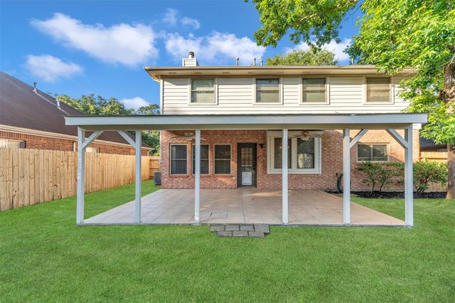 18 Dover Drive, Conroe, TX 77304