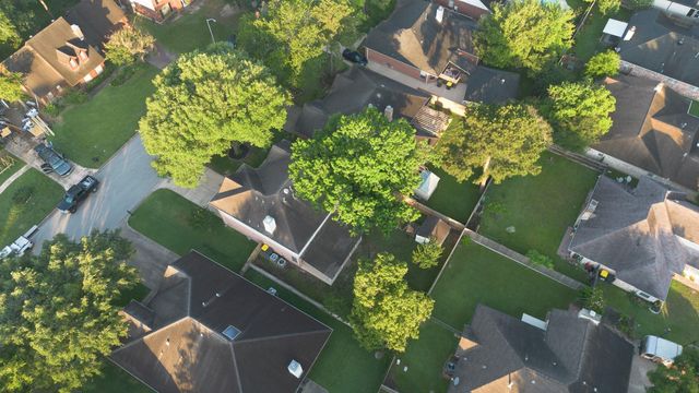 18 Dover Drive, Conroe, TX 77304