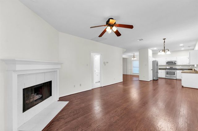 18 Dover Drive, Conroe, TX 77304
