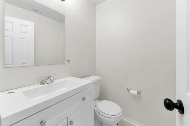 18 Dover Drive, Conroe, TX 77304